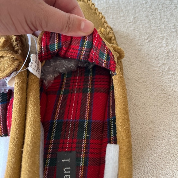 NWT Genuine Suede Moccasin Slippers 9 - Picture 10 of 16